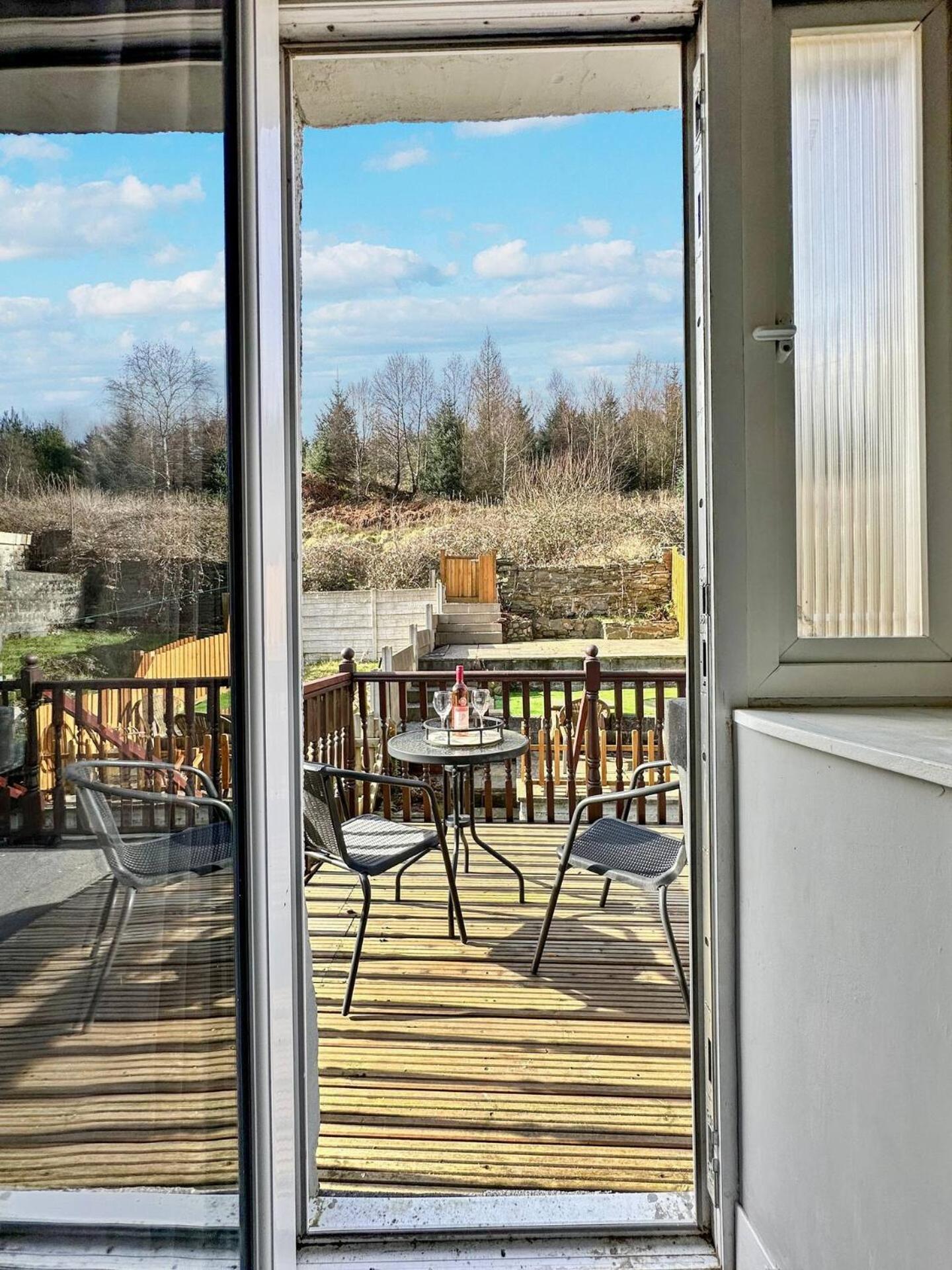 3 Bed Home In Tonypandy With Balcony View Room Llwynypia Exteriör bild